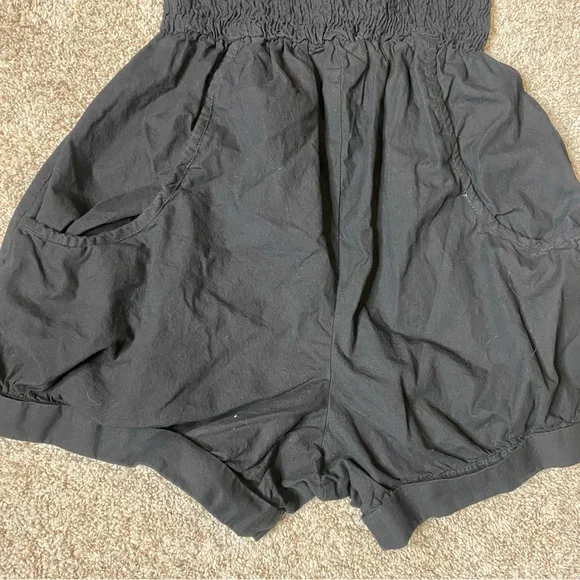 Black Women's Smocked High-Waist Sleeveless Romper - Picture 3 of 8